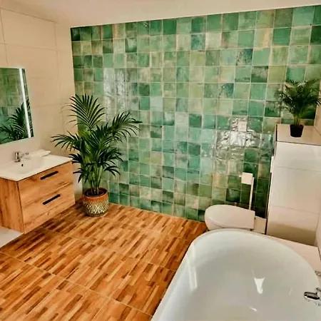 Premium Apartment *